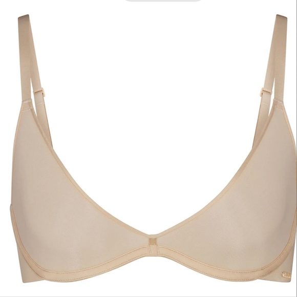SKIMS Weightless Scoop Bra - Picture 12 of 15